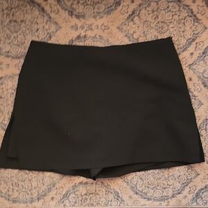Zara Women's Elegant Black Skort